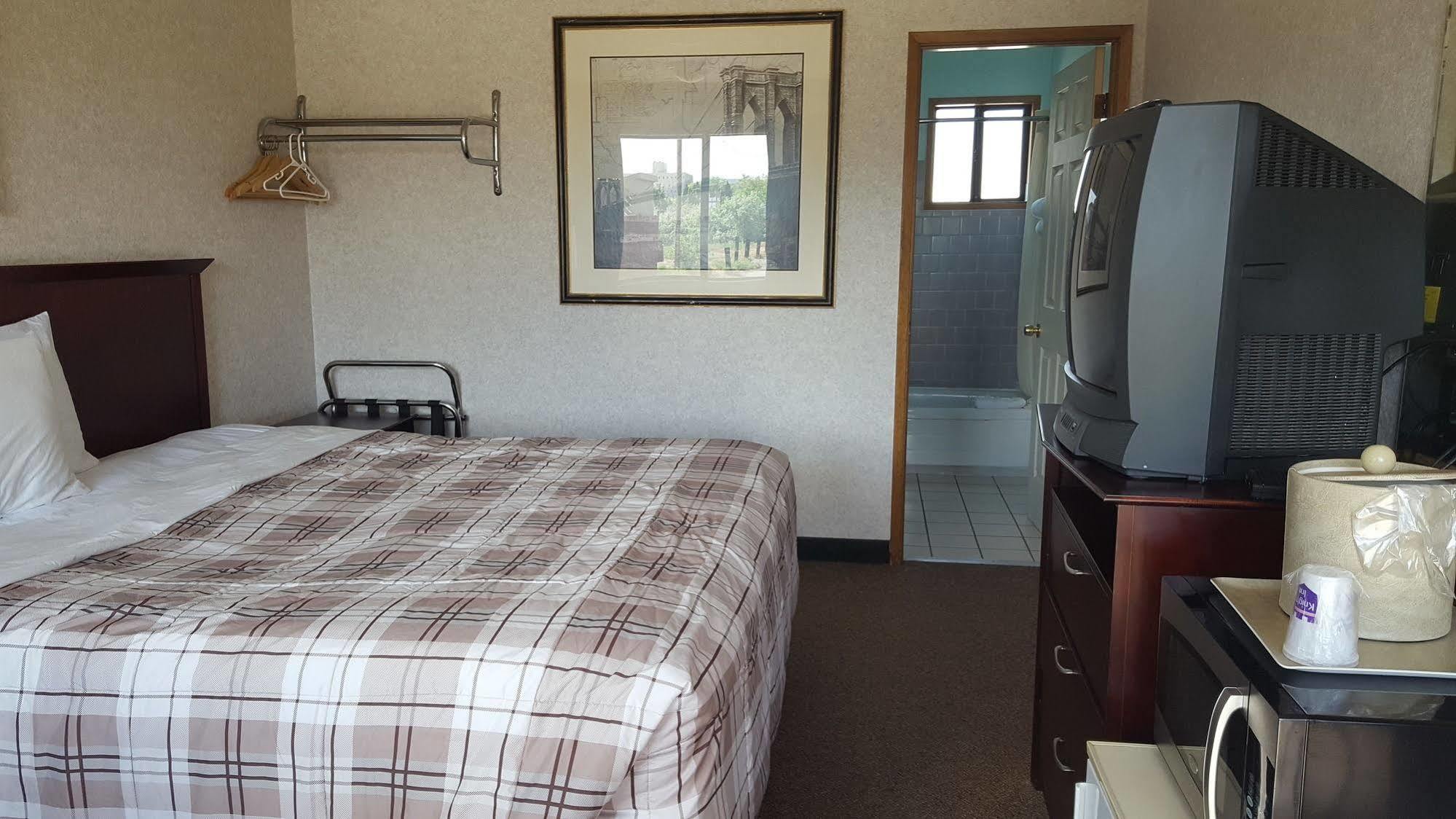 Richland Inn And Suites Zewnętrze zdjęcie